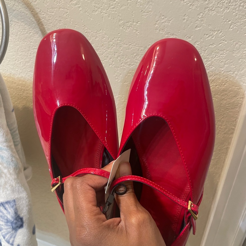 Zara‎ Glossy Red Flats - Picture 6 of 10